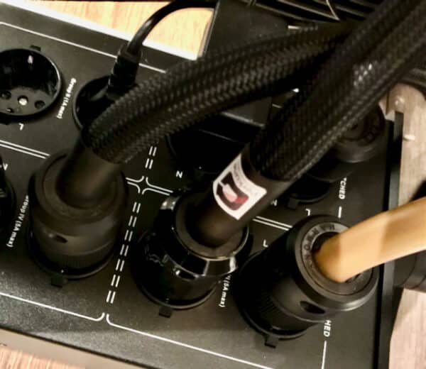 Matrix black power cable