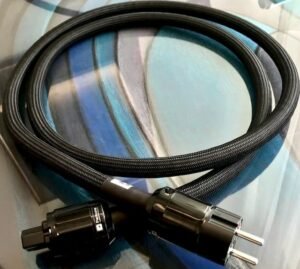 Matrix black power cables