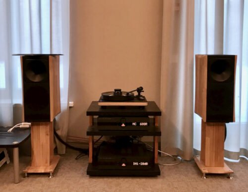 Loudspeakers setup